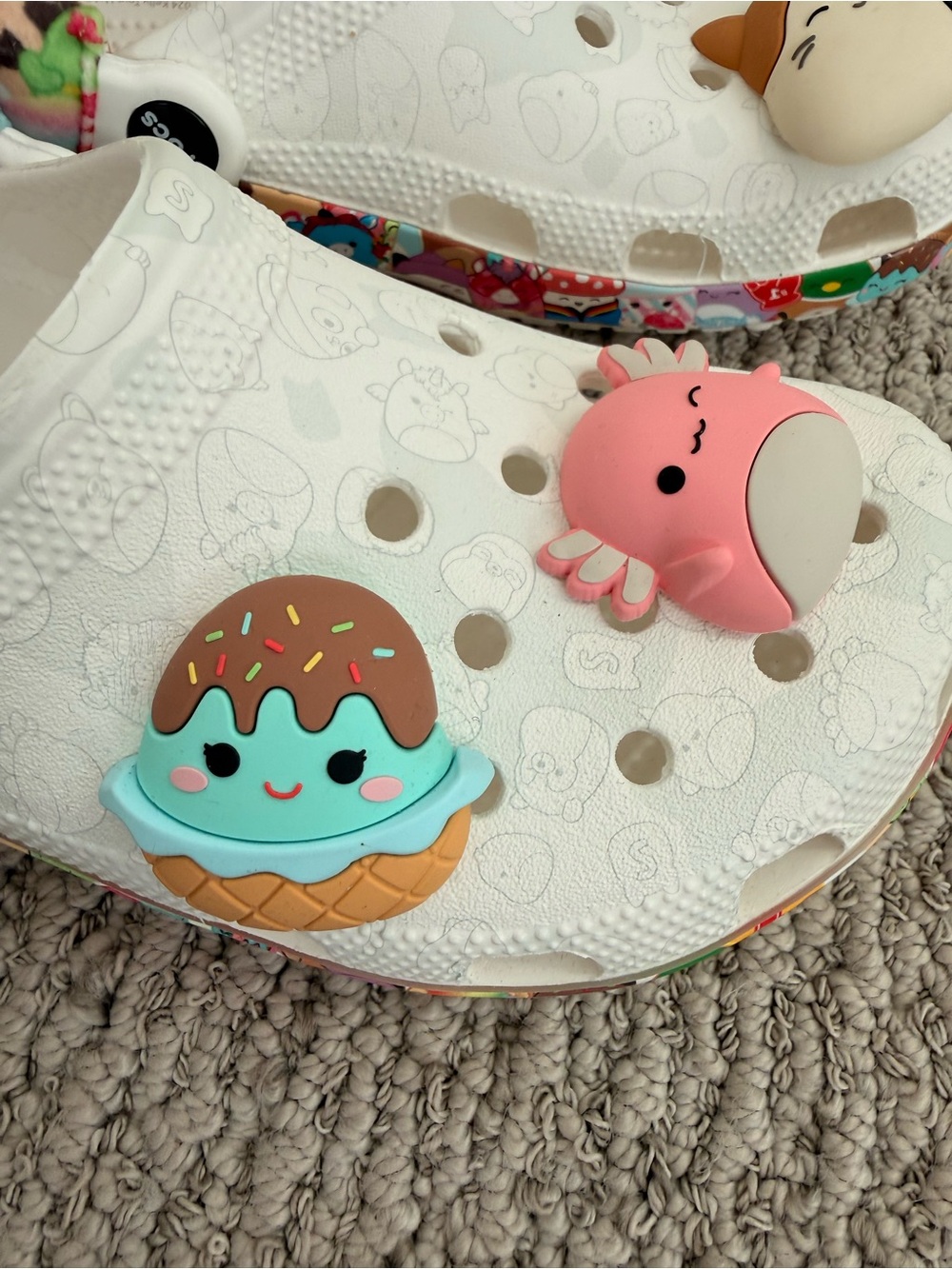 CROCS x SQUISHMALLOWS | White Clog Shoes with Colorful Character Jibbitz - Picture 6 of 12
